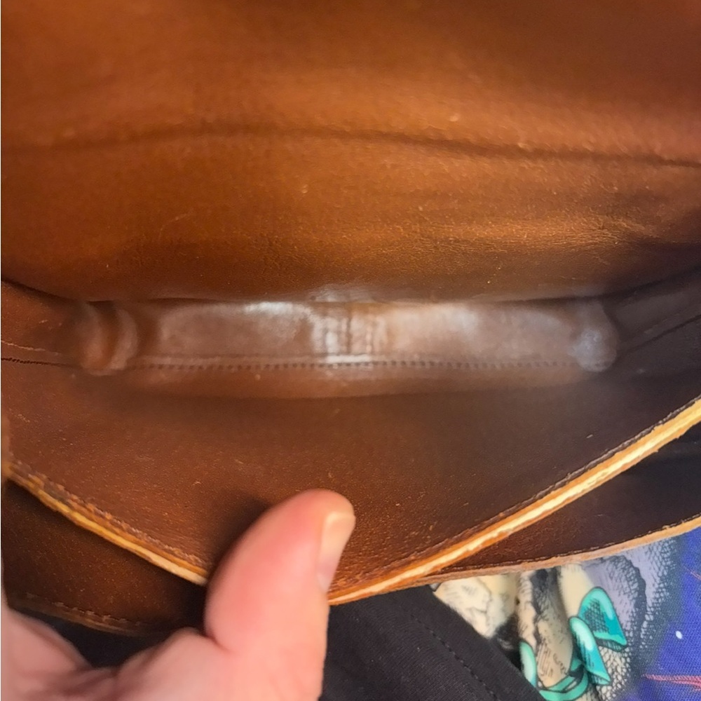 ✨ STUNNING VINTAGE LOUIS VUITTON CARTOUCHIERE ✨ INCLUDES VINTAGE LV DUST BAG - Picture 8 of 13